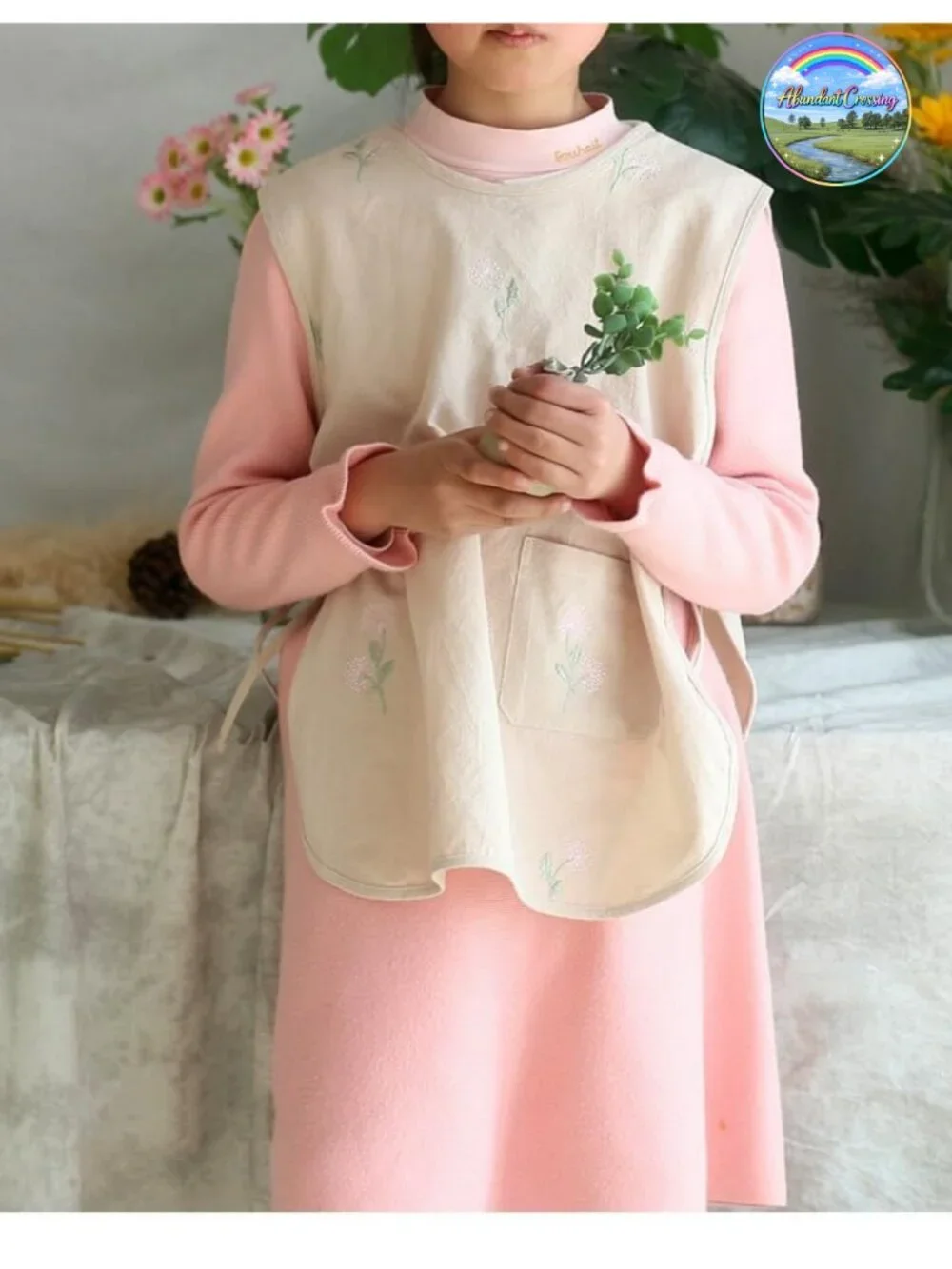Cotton Cobbler Apron with Pocket Embroidered Flower Side Tie Soft Lightweight